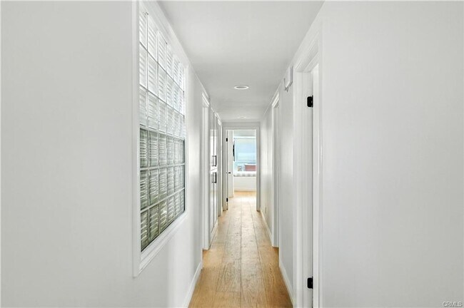 Building Photo - 6312