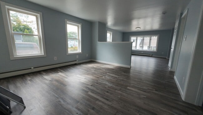 Building Photo - 823 Hayward St
