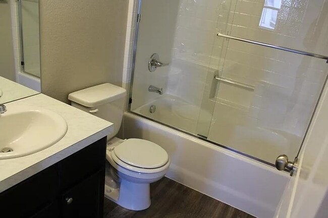 Building Photo - 2202 Mackinac St