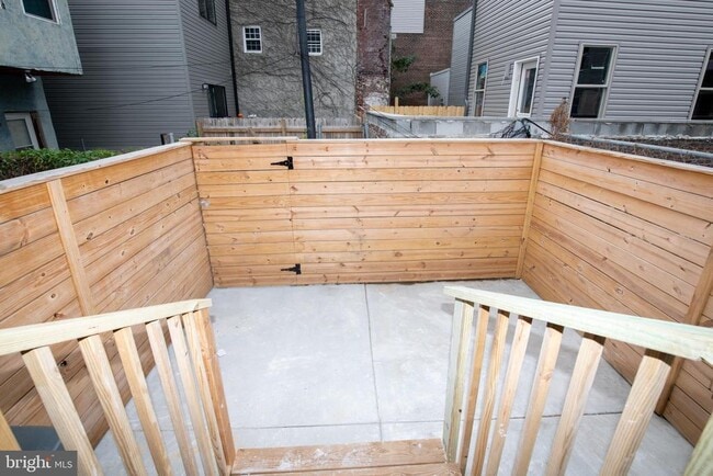 Building Photo - 2213 Emerald St