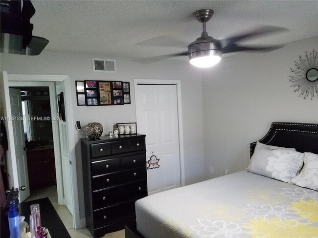 Building Photo - 15570 SW 105th Ln