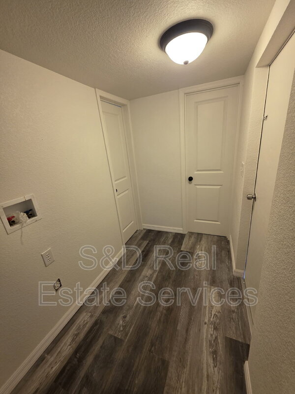 Building Photo - 111 8th St E