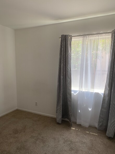 Building Photo - 757 Duoro Dr
