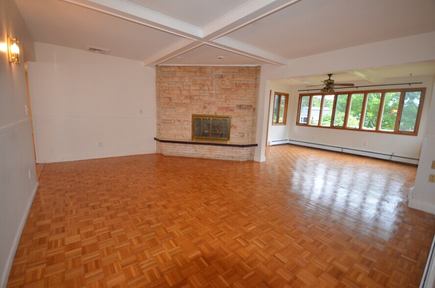 Building Photo - 20 Mossdale Rd