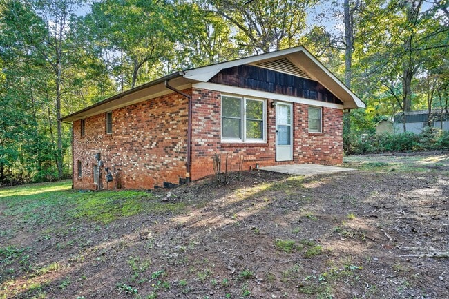 Building Photo - 1494 Carpenter St