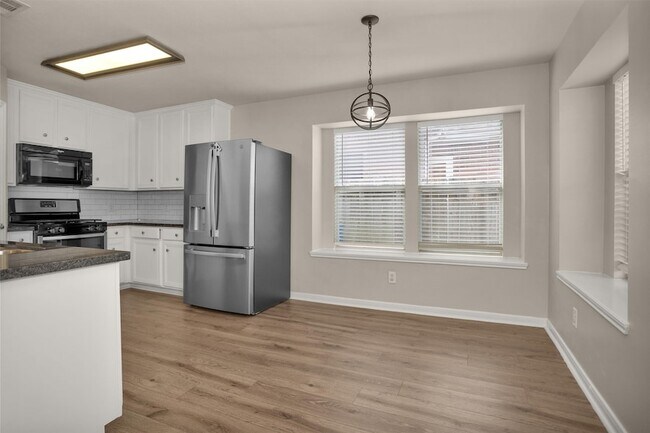 Building Photo - 32102 Decker Oaks Dr