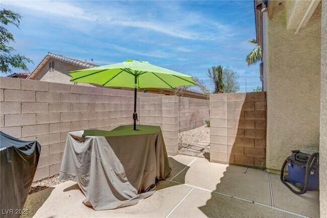 Building Photo - 875 Chaste Ct