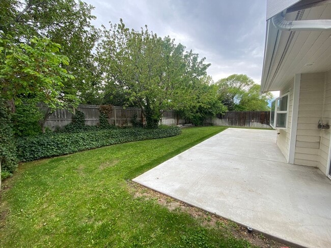 Building Photo - Backyard Oasis: 3 Bedroom 2 Bath House Ava...