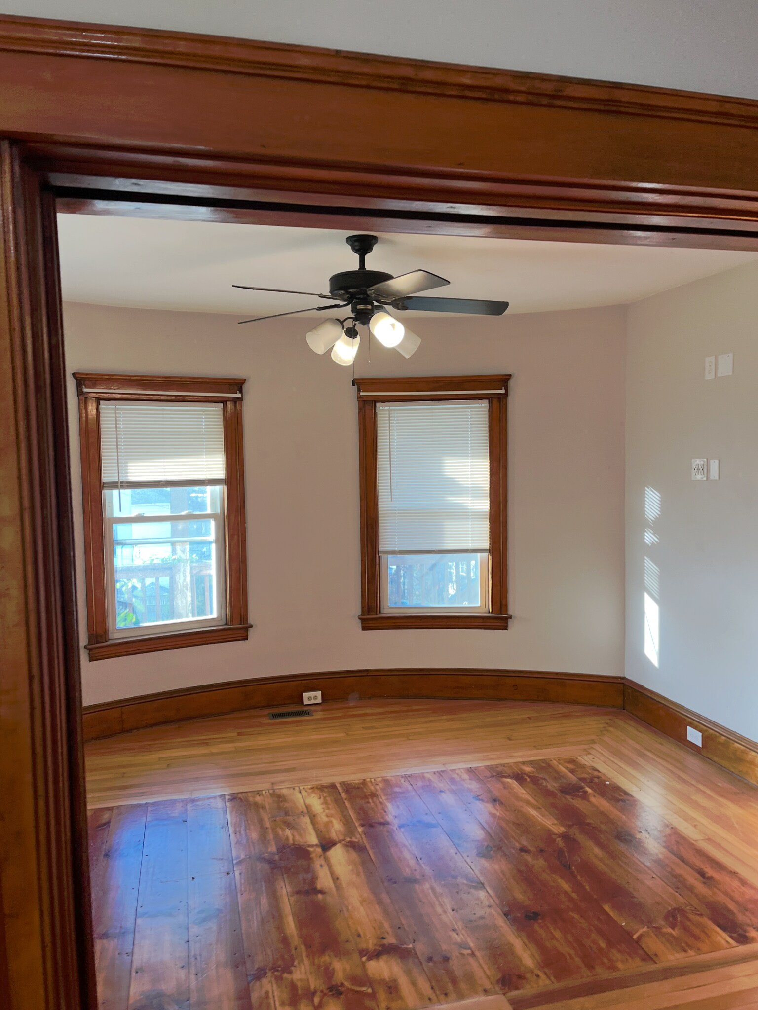 Building Photo - 77 Sterling St