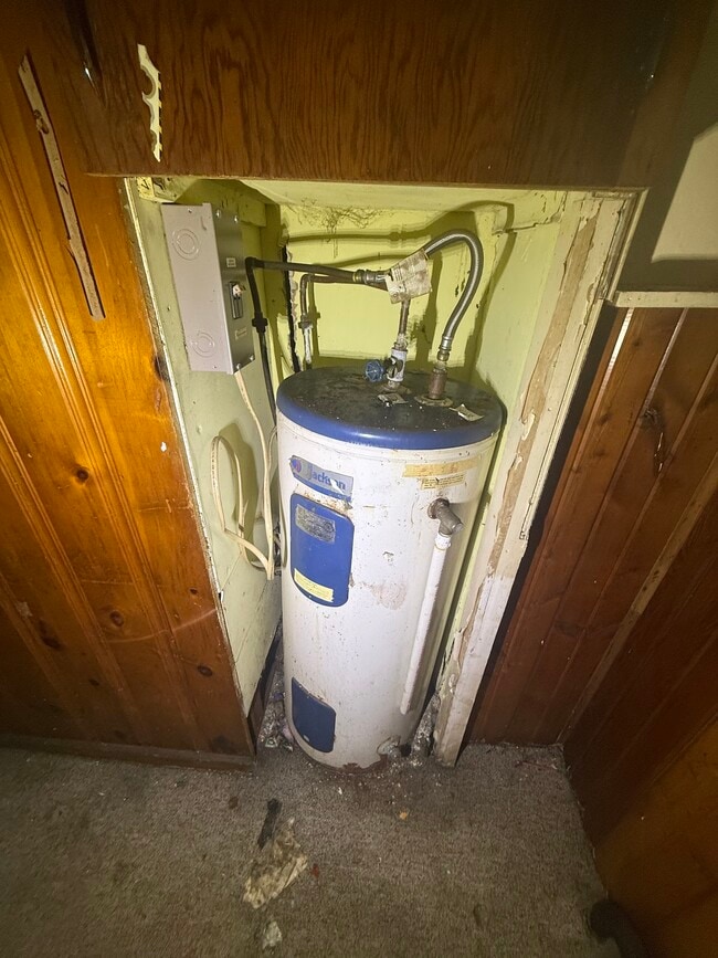 Building Photo - 206 Masters St