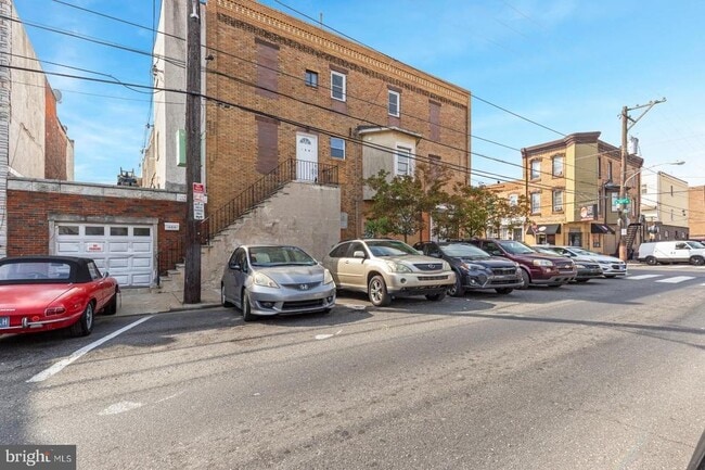 Building Photo - 2301 S 16th St