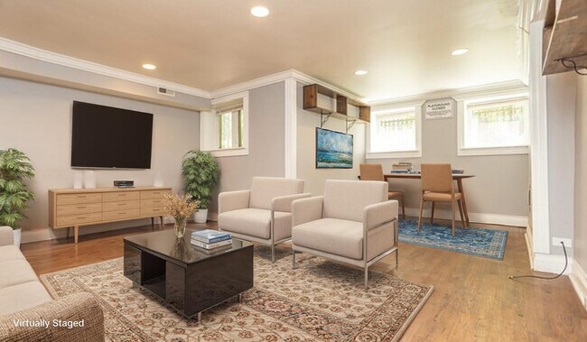 Building Photo - 5006 N Wolcott Ave
