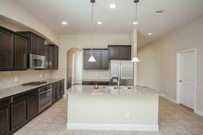 Building Photo - 28515 Pleasant Forest Dr