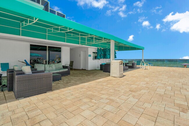 Building Photo - 3725 S Ocean Dr