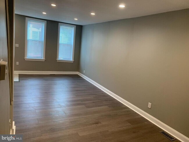 Building Photo - 1819 Sigel St