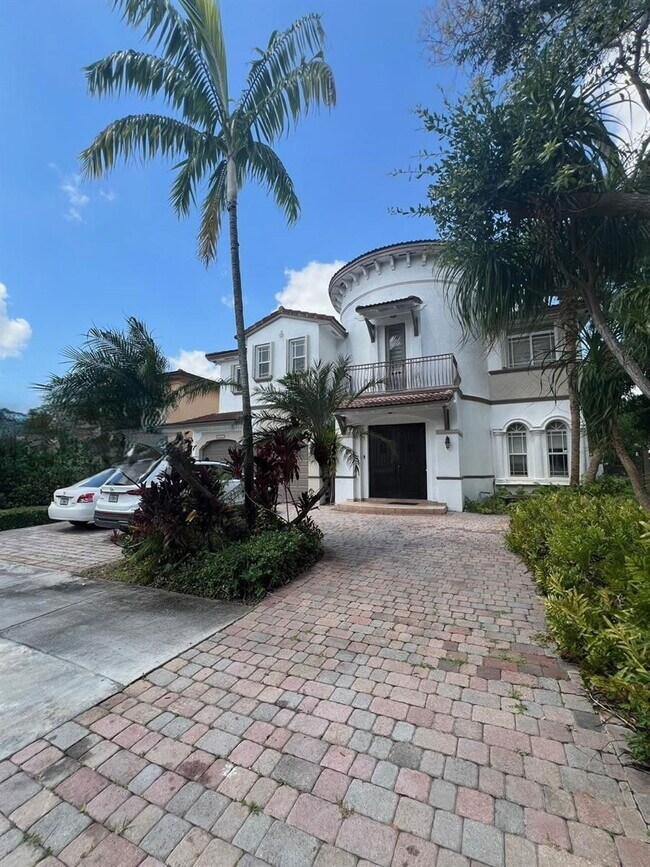 Building Photo - 6502 SW 162nd Ct