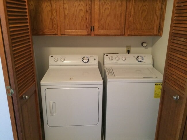 Building Photo - fros04