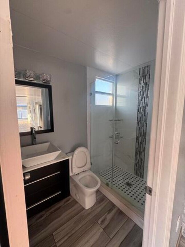 Building Photo - 2591 Rosehaven Rd