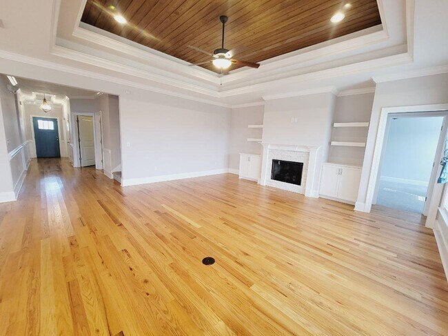 Building Photo - 2385 Sweet Valley Hts