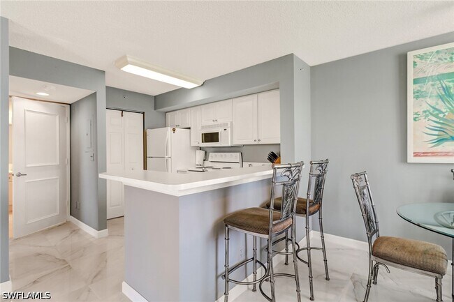 Building Photo - 1265 Wildwood Lakes Blvd