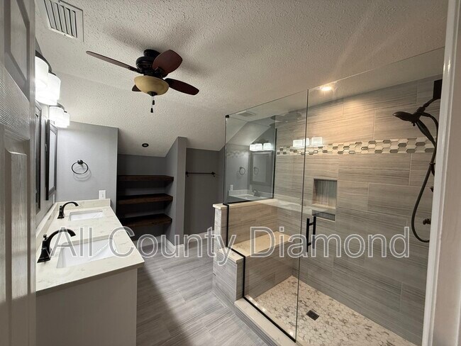 Building Photo - 12207 Lyndell Plantation Dr