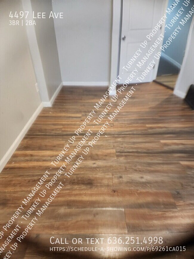 Building Photo - 4497 E Lee Ave