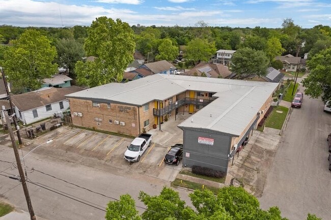 Building Photo - 4811 Oakland St