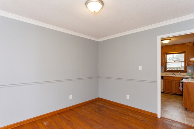 Building Photo - 3600 Ladywood Ct