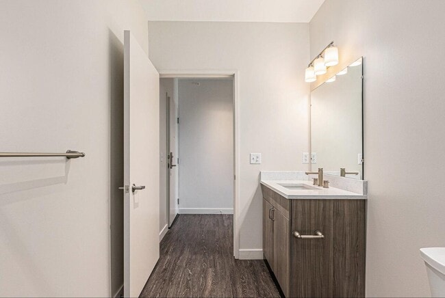 Building Photo - 503 Horton St