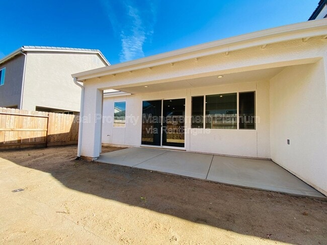 Building Photo - 4137 Beverly Ave