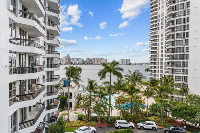 Building Photo - 19195 Mystic Pointe Dr