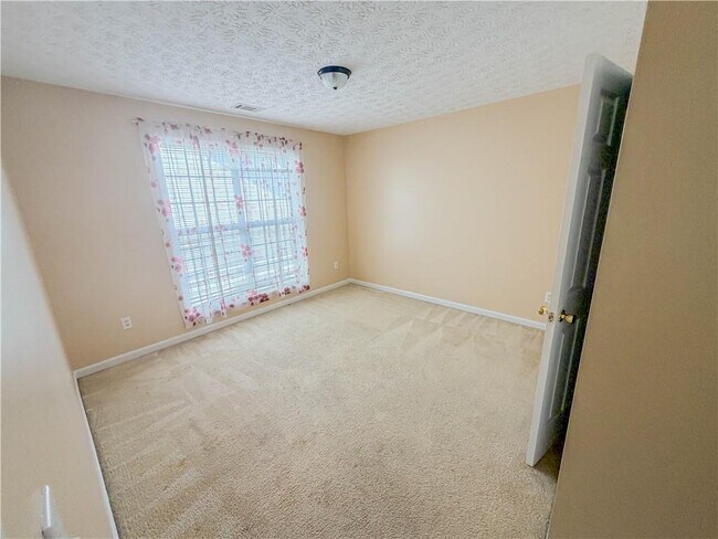 Building Photo - 2760 Rusticwood Dr SW