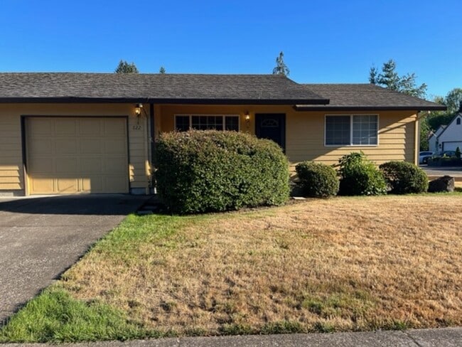 Primary Photo - 2Bd/1.5Bath Single story duplex McMinnville