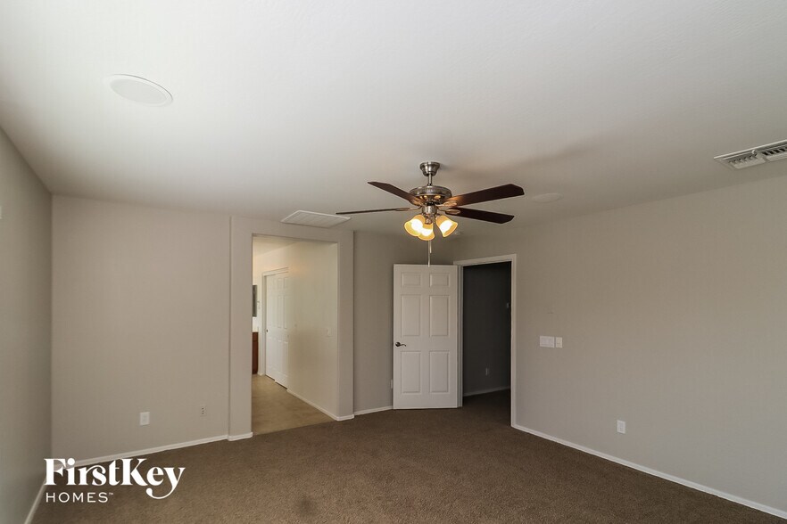 Building Photo - 4027 W Valley View Dr