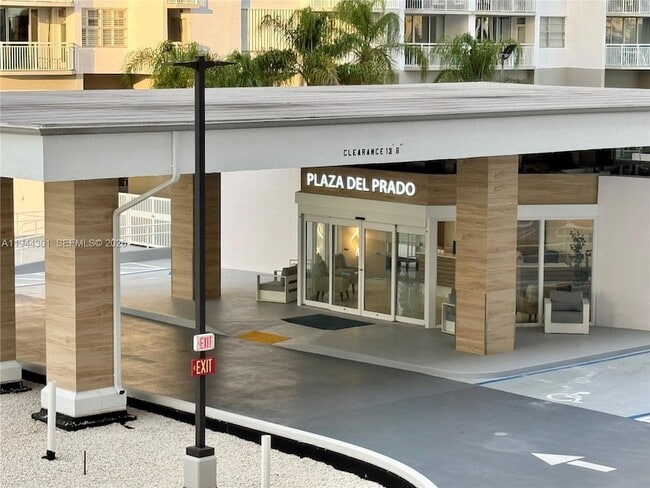 Building Photo - 18041 Biscayne Blvd