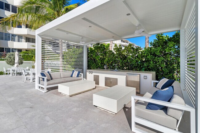 Building Photo - 2773 S Ocean Blvd