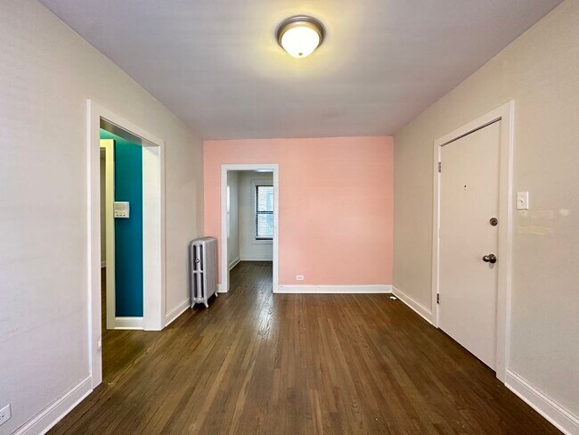 Building Photo - 2641 N Spaulding Ave
