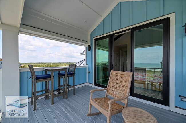 Building Photo - OFF-SEASON MONTHLY RENTAL - IT'S A BIG DILL!!