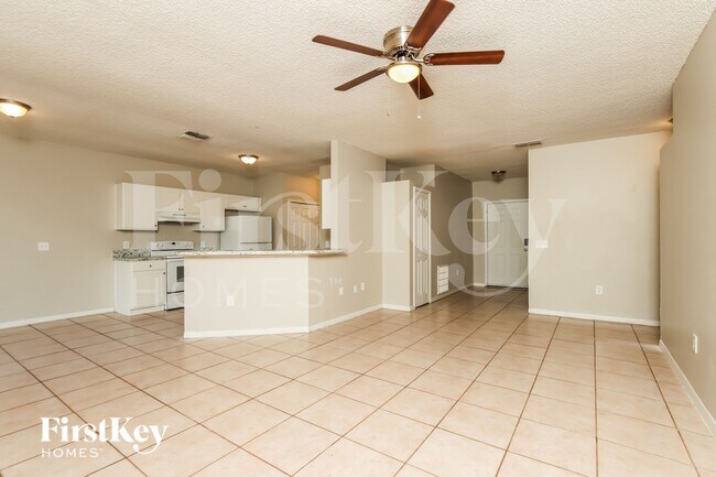 Building Photo - 1201 Schumann Dr