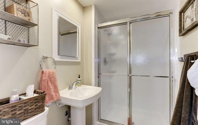 Building Photo - 9525 Whetstone Dr