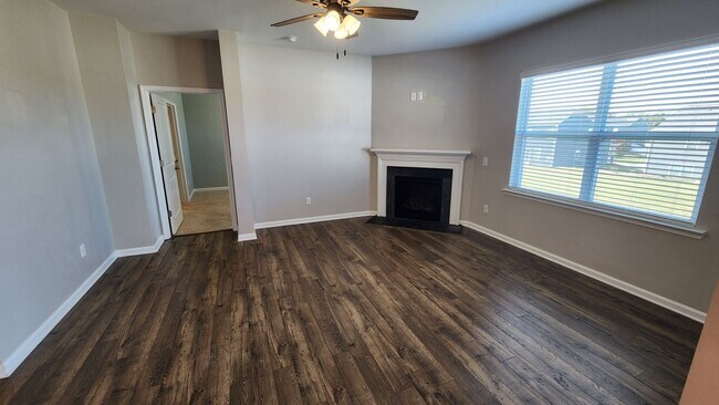 Building Photo - Simpsonville - Howards Park - One Level 4B...