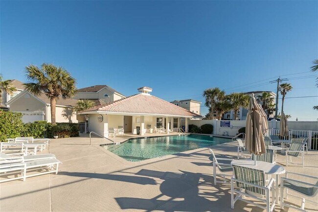 Building Photo - 208 Somerset Ct