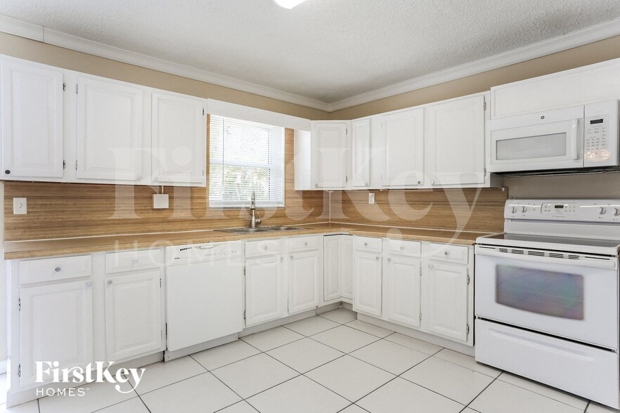 Building Photo - 2531 Blue Jay Turn