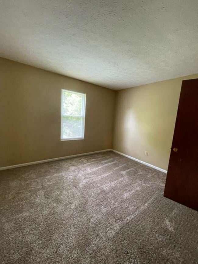 Building Photo - 409 Shelby Ave