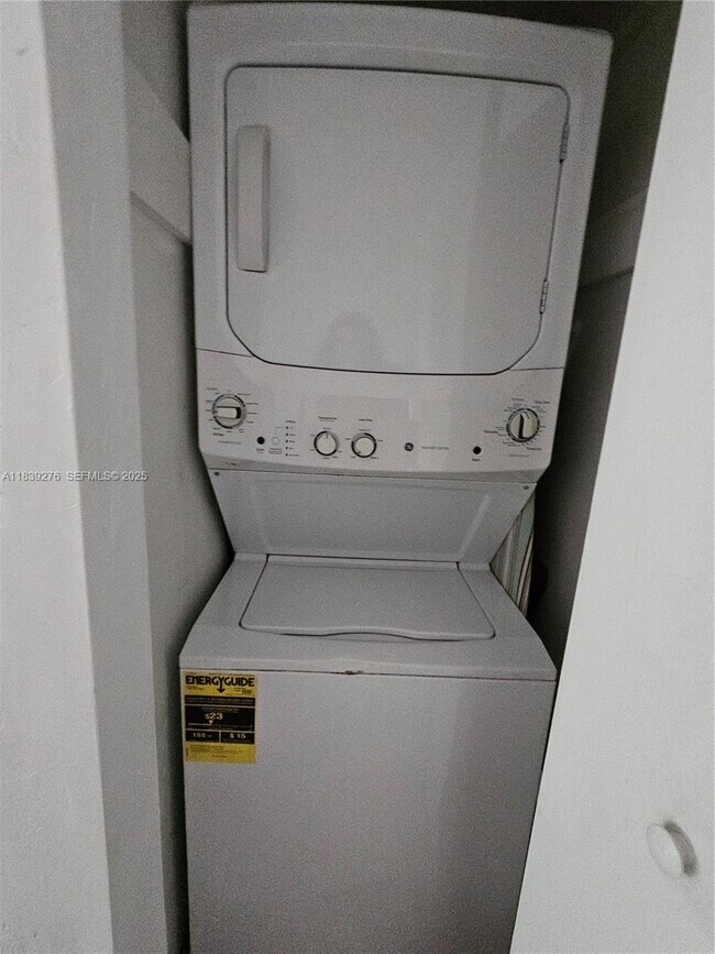 Building Photo - 728 Lenox Ave.