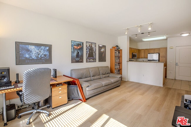 Building Photo - 100 S Alameda St