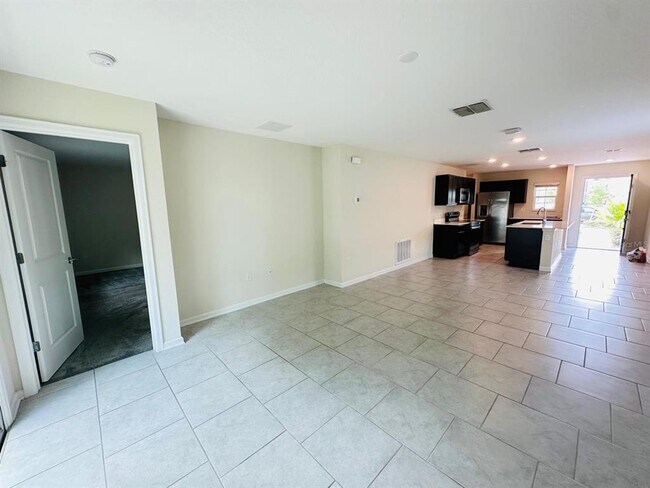 Building Photo - 1978 Ancestry Trl