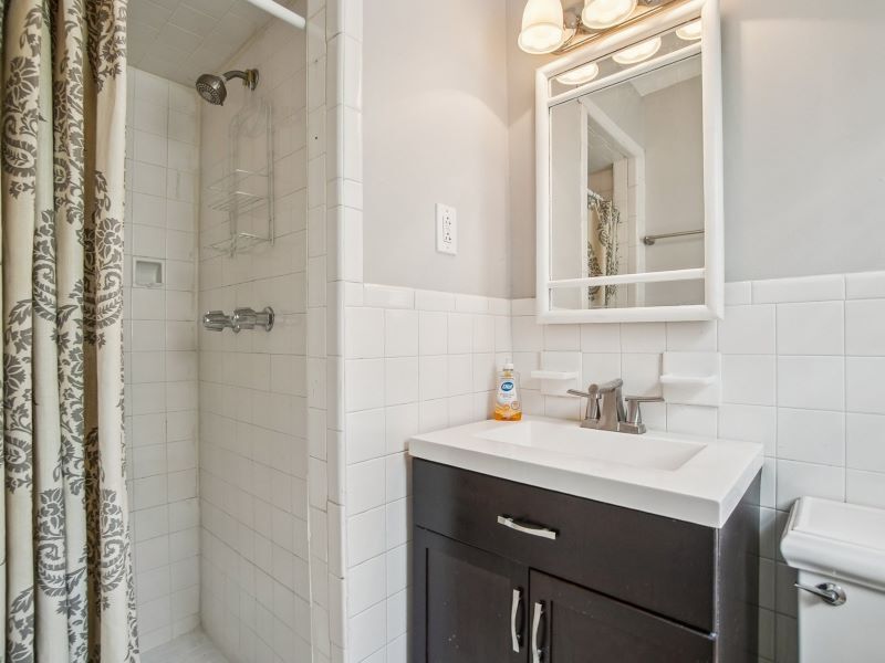 Primary bathroom - 39 Harrison Ave