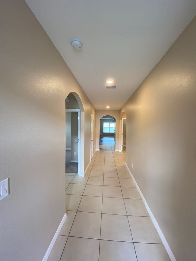 Building Photo - Oak Hill Plantation - 4/2/2 **Won't Last**