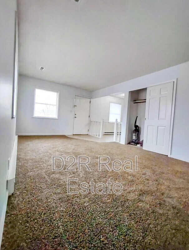 Building Photo - 7819 Southfield Dr